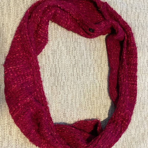 Scarf - Picture 1 of 1